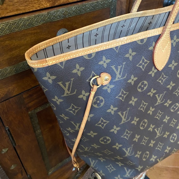 Louis Vuitton Monogram Neverfull - Size GM - Picture 3 of 6